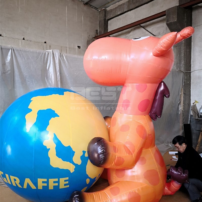 New Product Cutely Inflatable Cartoon Giraffe Deer Holding Earth Model For Playground Decoration Inflatable Animal Toy