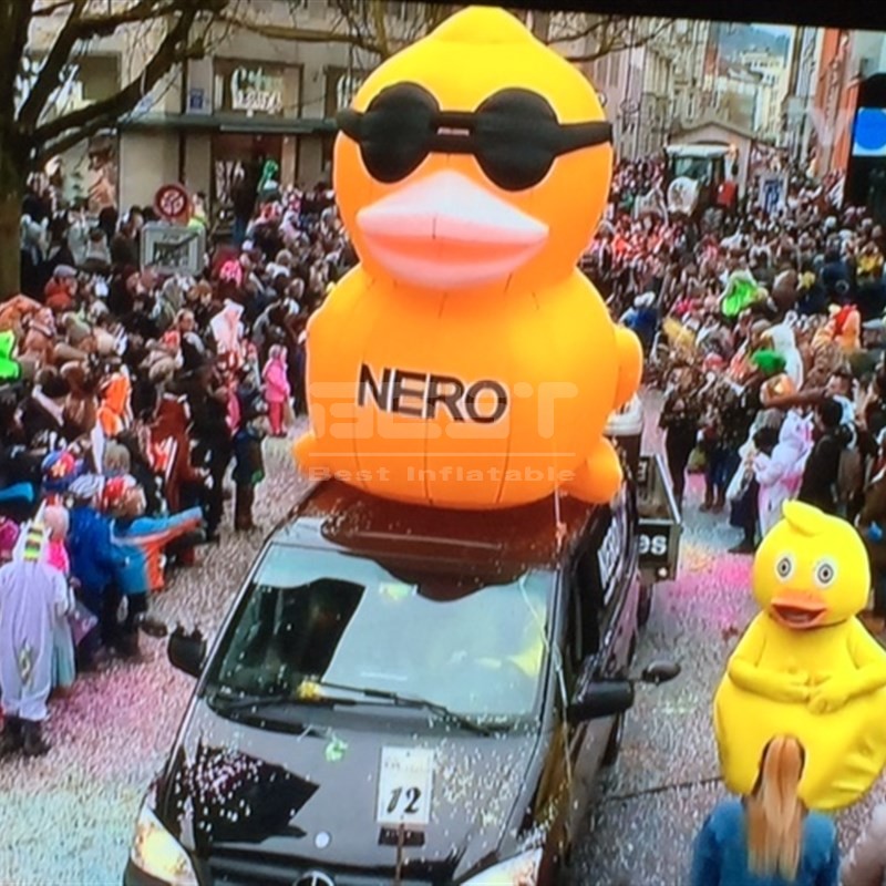 High Quality Fast Inflatable Giant Yellow Duck For A Variety Of Activities
