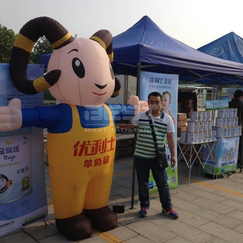 Customized Inflatable Lovely Cartoon Advertising Sheep For Decorations