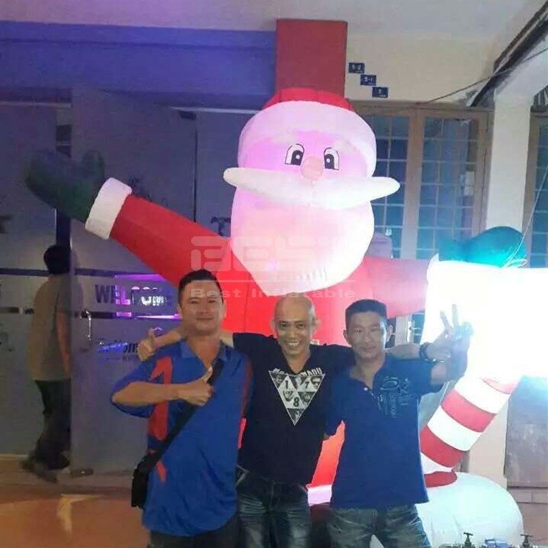 Stock Item Inflatable Santa Claus With Banner For Outdoor Christmas Yard With LED