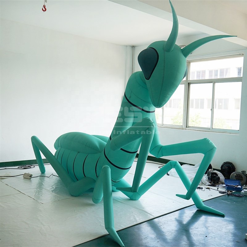 advertising giant inflatable mantis