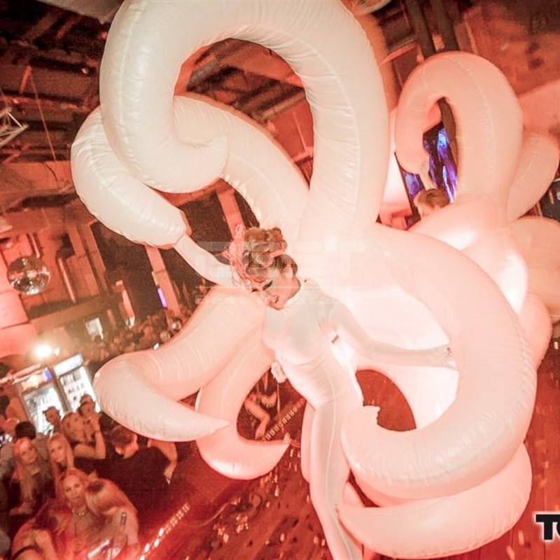 White Parade Performance Walking Inflatable Blow Up Wings Balloon For Event Show