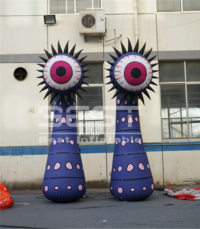 Decorate inflatable eyeballs for Halloween Inflatable horror eye tree